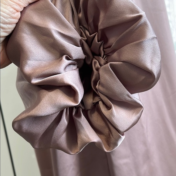 BLUSH Satiny Off-Shoulder Puff Sleeve Lined Dress in Blush, Size M - Picture 7 of 11